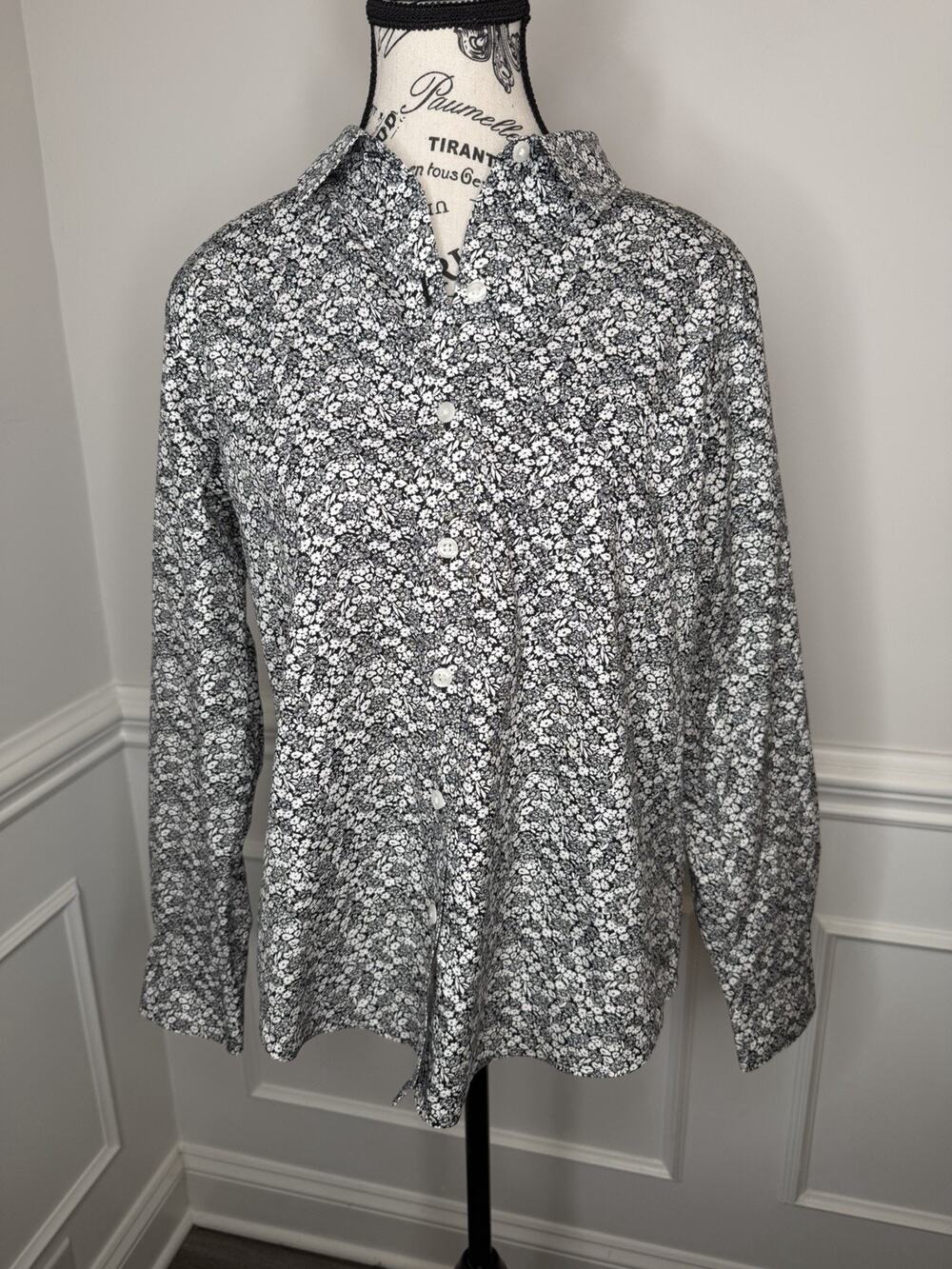 LLBean Women’s Long Sleeve Button Up Blouse Black & White Floral Print Med Pet